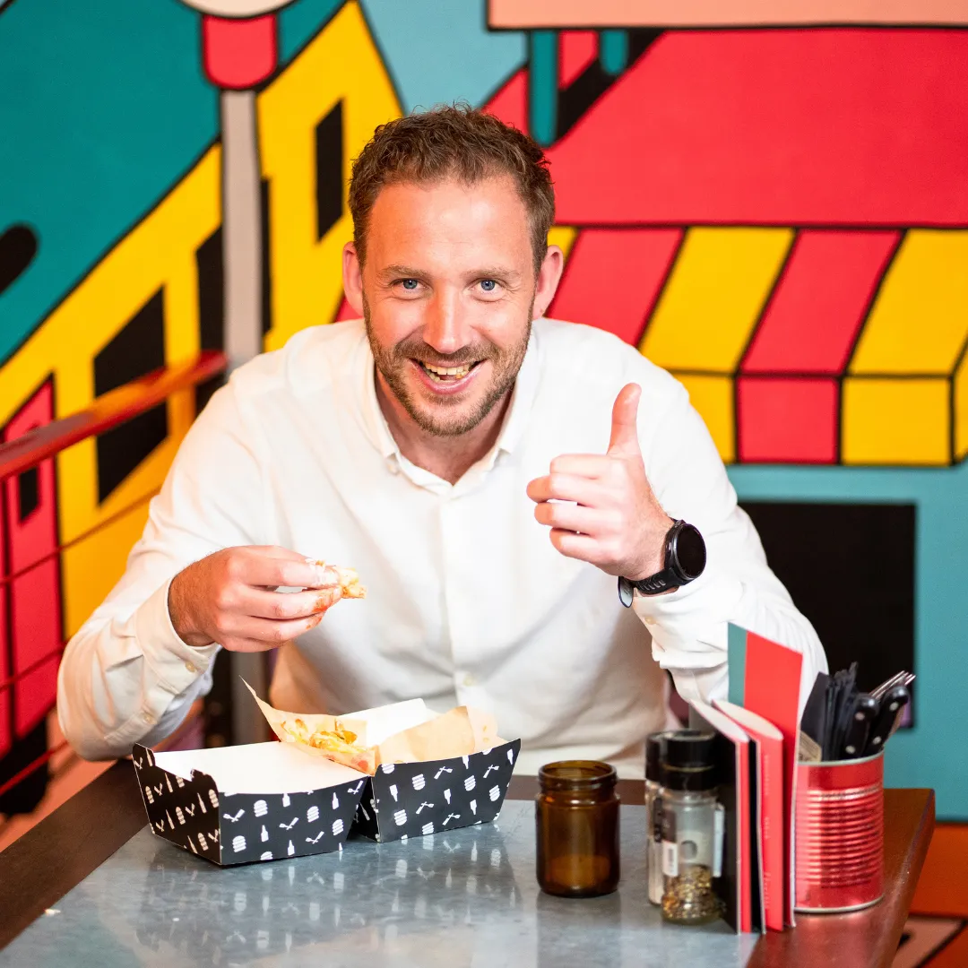 Friends eating fries